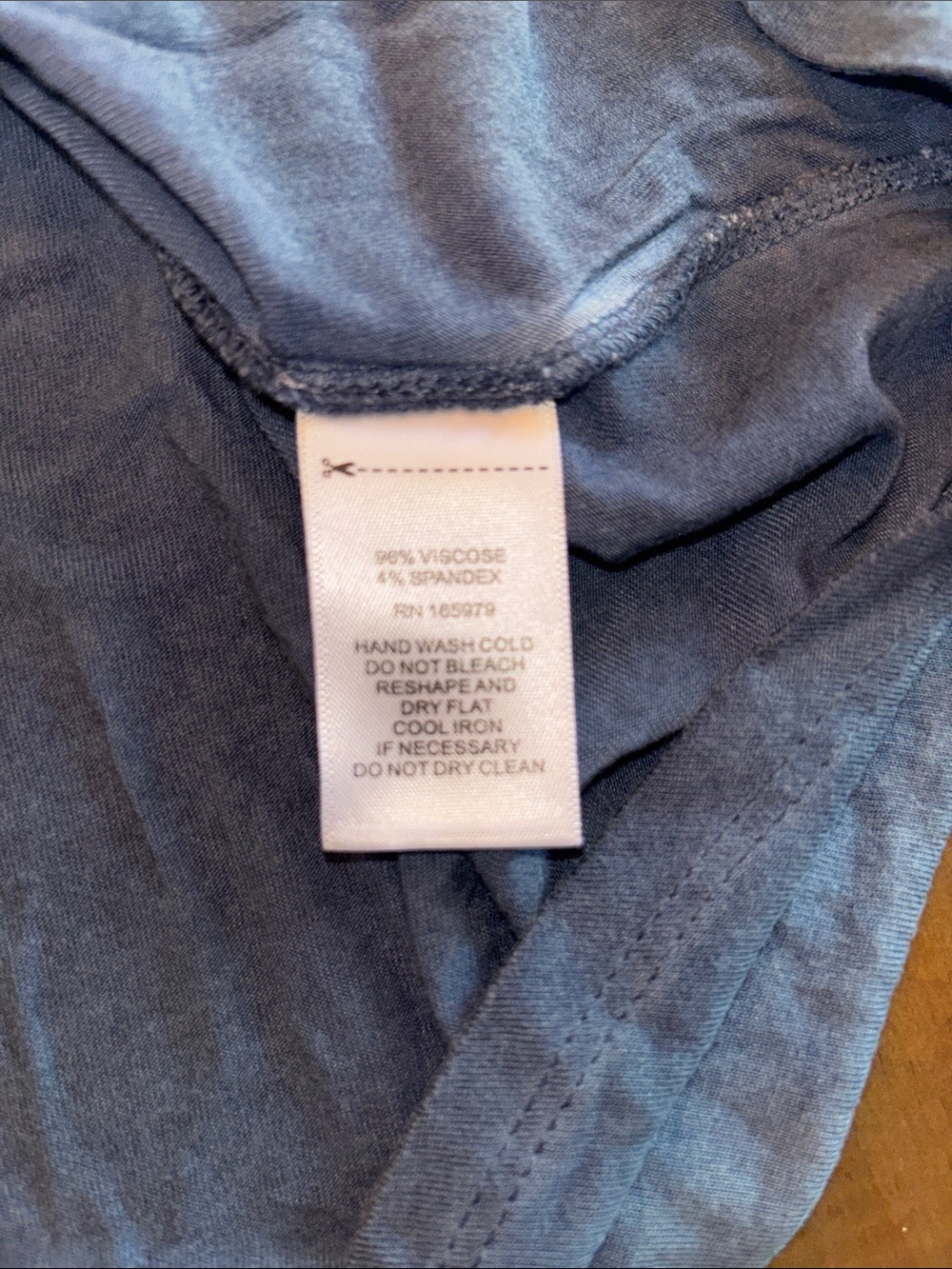 Cable & gauge sport blue umbre v- neck high low short sleeve t-shirt large. EUC - Picture 5 of 7